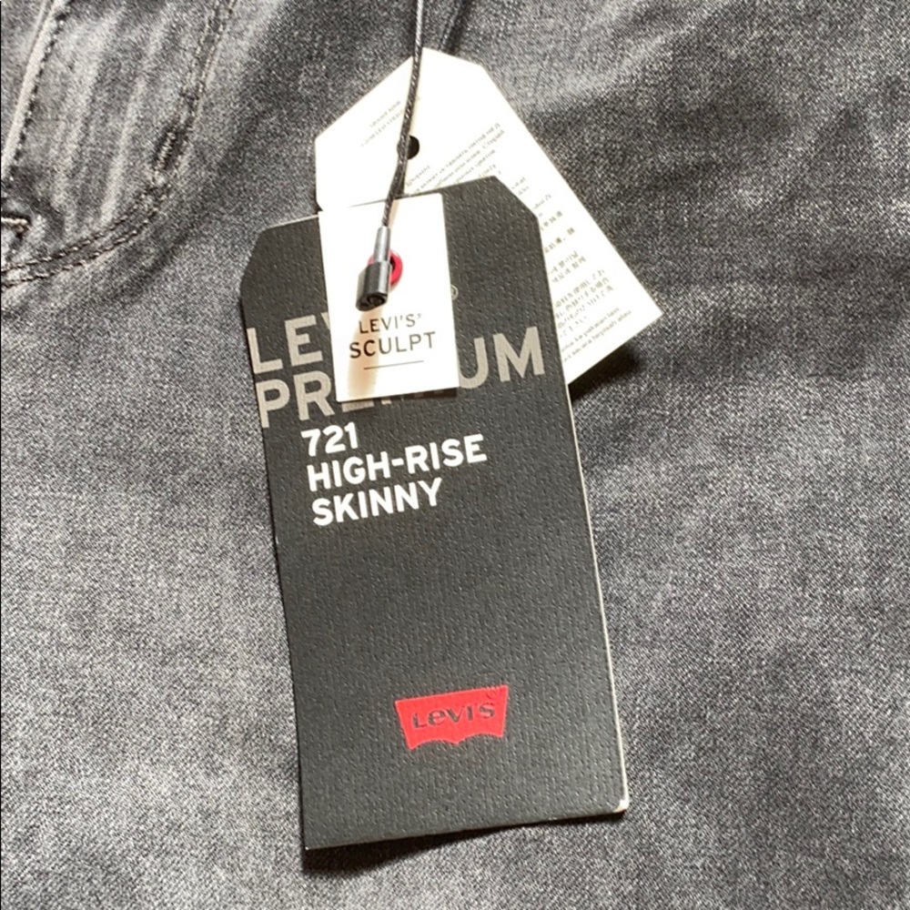 Levi’s 721 High Rise Skinny Black Jeans - Picture 3 of 7